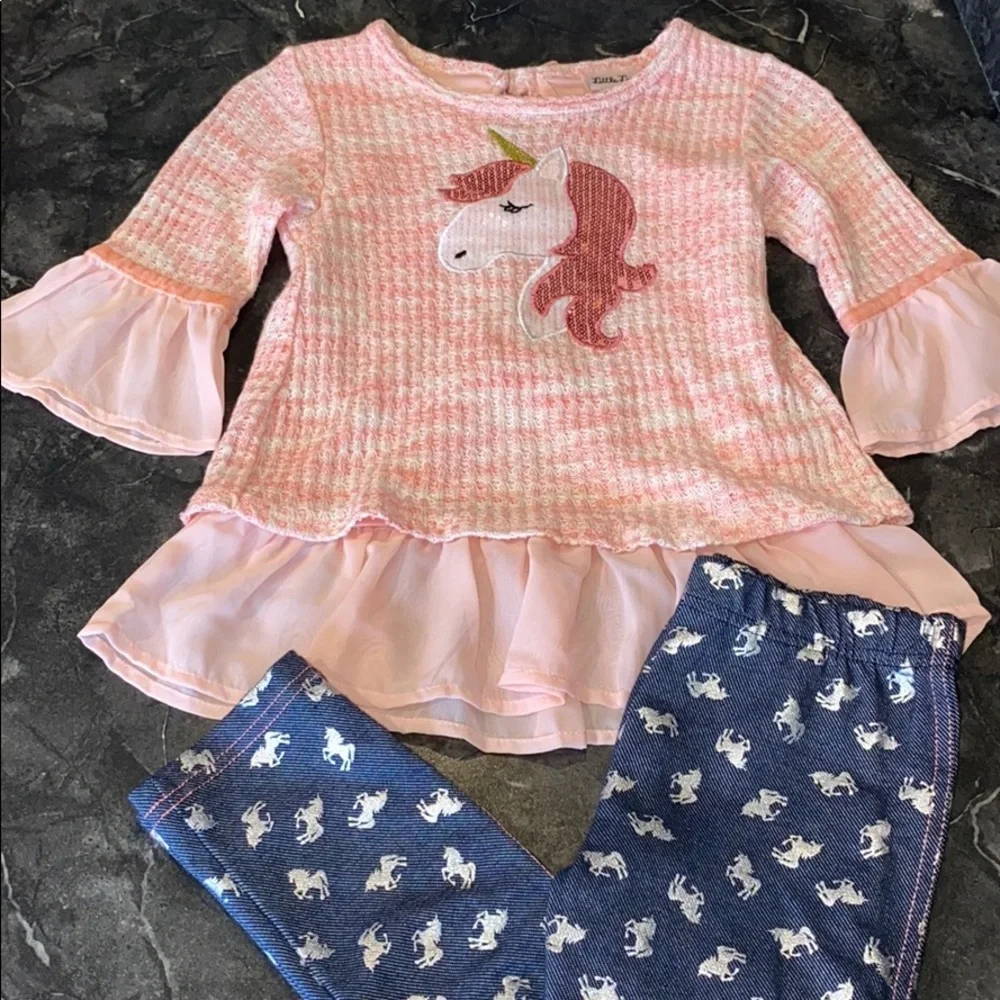 Little Lass Unicorn Bow Ruffle Outfit - Picture 2 of 7